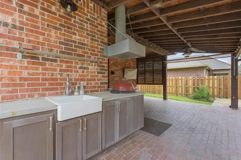 $480,000 | 926 Carondelet Drive, Lake Charles, LA 70605