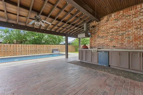 $480,000 | 926 Carondelet Drive, Lake Charles, LA 70605