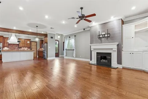 $480,000 | 926 Carondelet Drive, Lake Charles, LA 70605