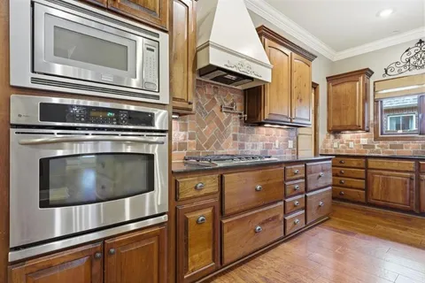 $480,000 | 926 Carondelet Drive, Lake Charles, LA 70605