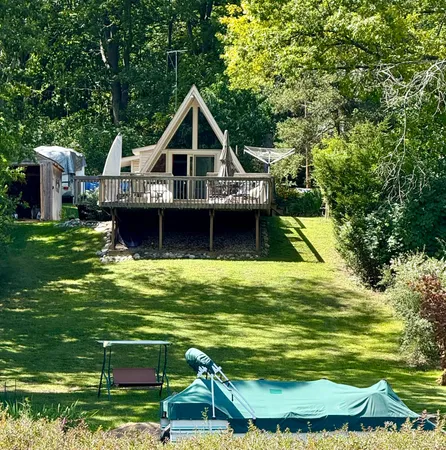 $237,500 | 1110 Cambridge Drive, Onsted, MI 49265