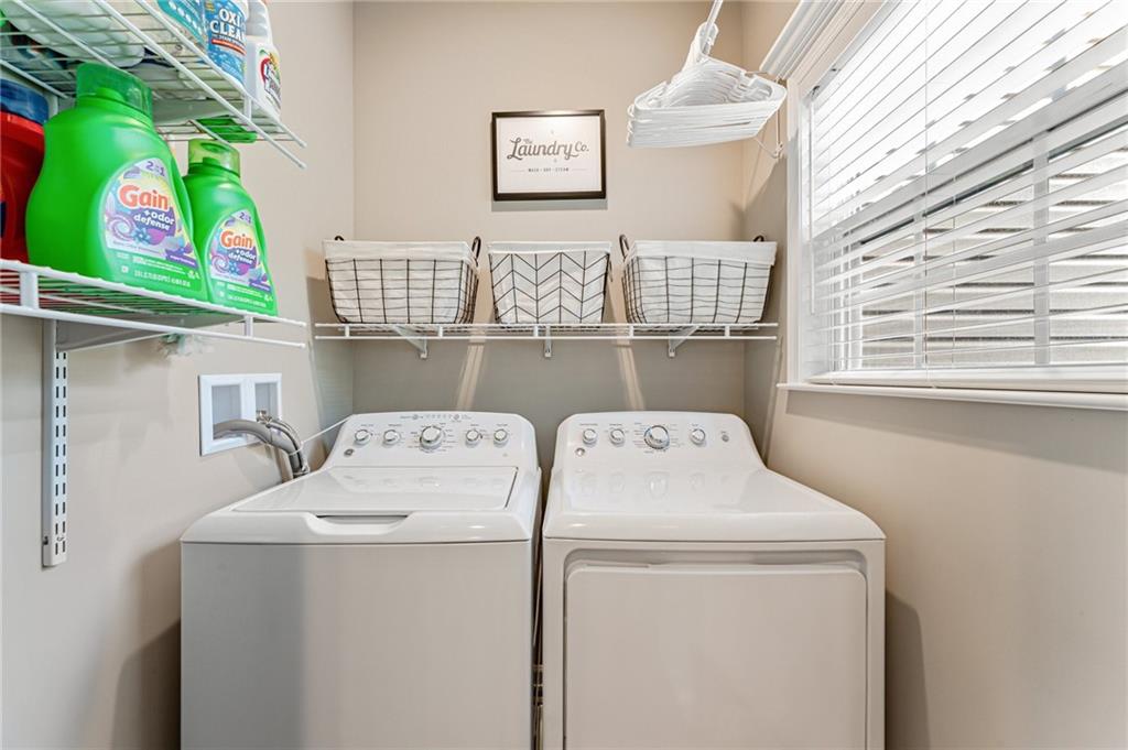 331 Trinity Way Wexford, PA 15090 - Photo 30 of 50 a utility room with dryer and washer