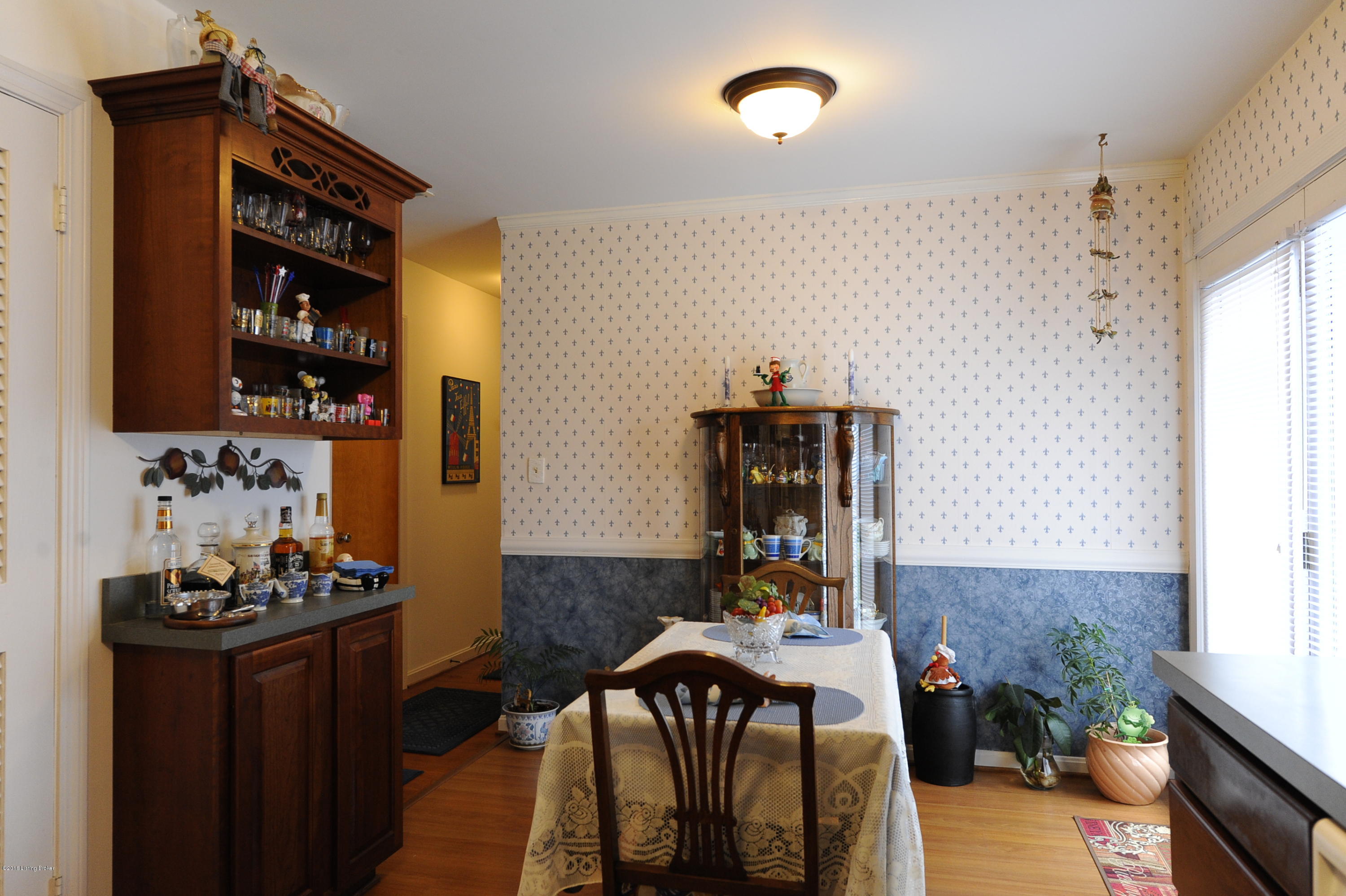 3901 Mamaroneck Road Louisville, KY 40218 - Photo 11 of 23 kitchen view
