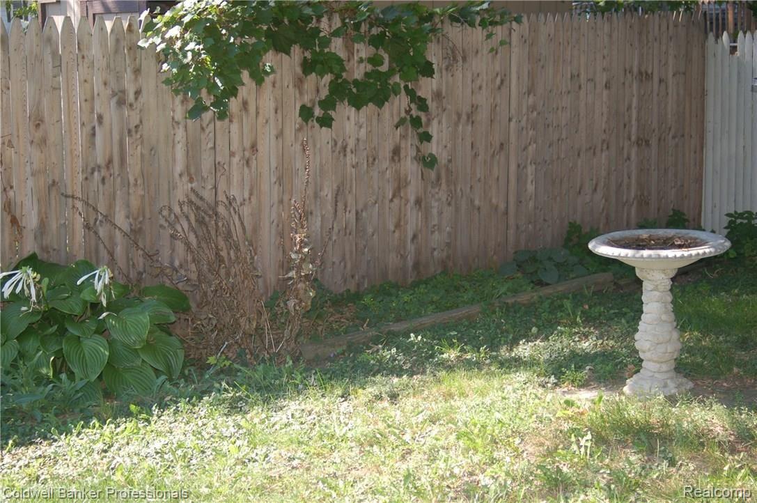 1460 Belsay Road Burton, MI 48509 - Photo 24 of 24 DSC_0040.JPG