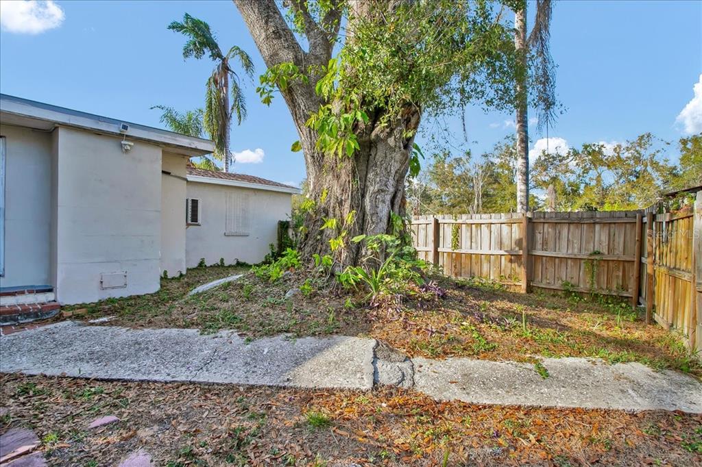 4017 Watson Road Tampa, FL 33610 - Photo 12 of 39