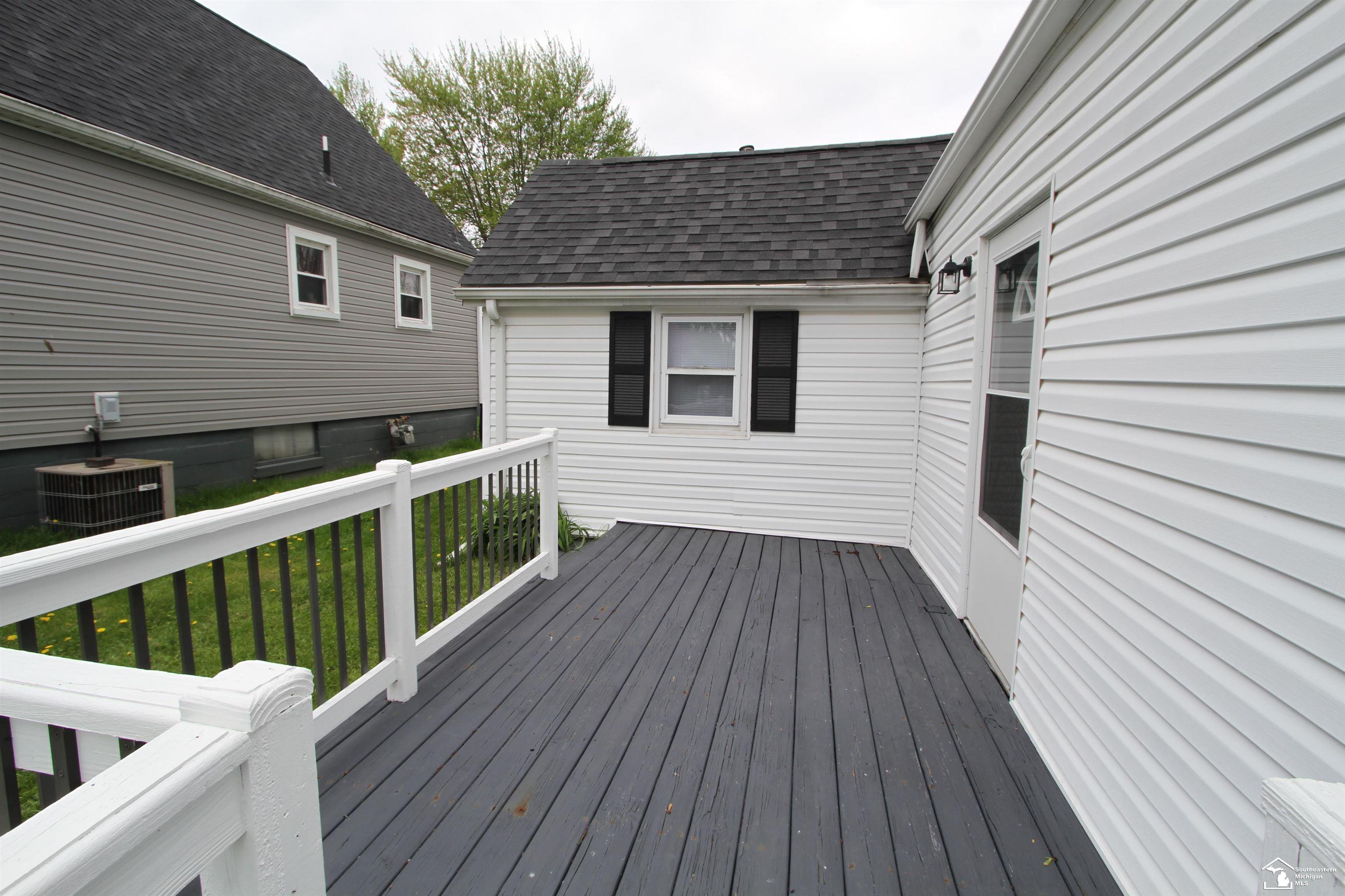 12259 Eldora Street Carleton, MI 48117 - Photo 4 of 24