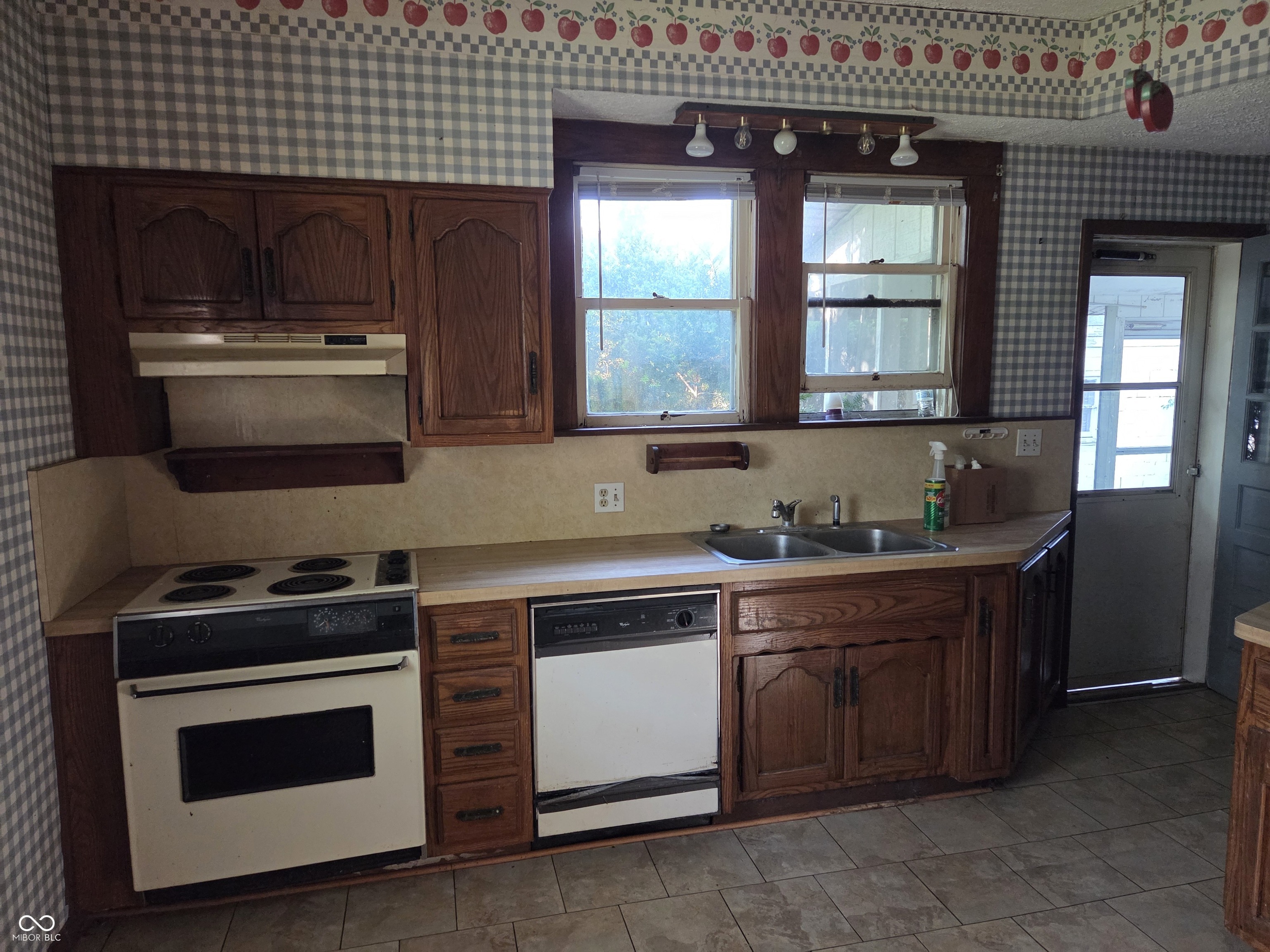 501 Henry Street Lebanon, IN 46052 - Photo 5 of 17