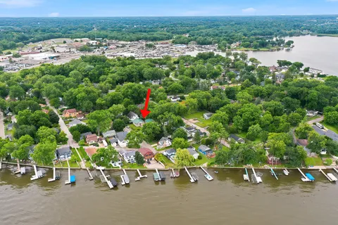 $300,000 | 39 Fairfax, Fox Lake, IL 60020