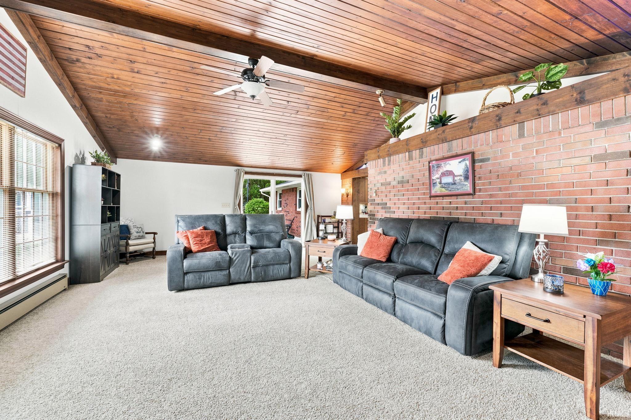 9411 Roberts Road Woodburn, IN 46797 - Photo 7 of 33 Gallery Image 7