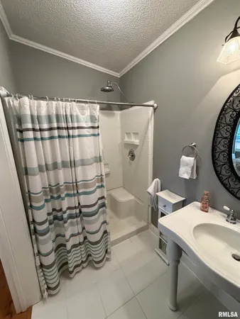 $224,900 | 122 Easy Drive, Jacksonville, IL 62650
