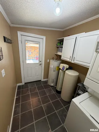 $224,900 | 122 Easy Drive, Jacksonville, IL 62650