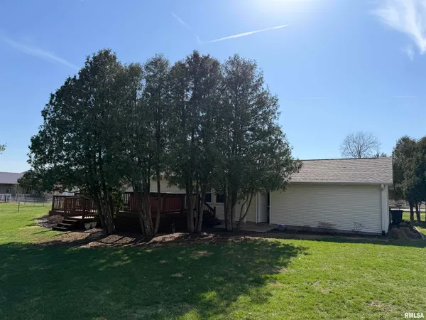 $224,900 | 122 Easy Drive, Jacksonville, IL 62650