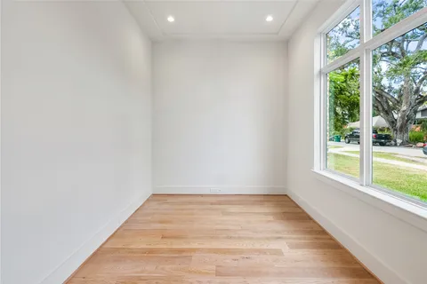 $1,329,900 | 1002 East 25th Street, Houston, TX 77009
