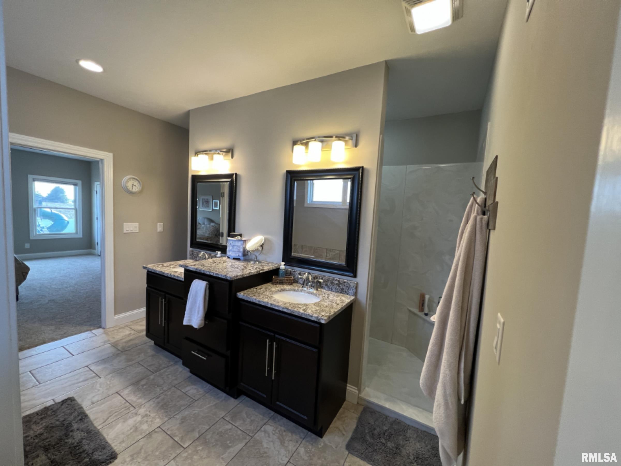 2808 Castlerock Ridge Springfield, IL 62711 - Photo 17 of 35
