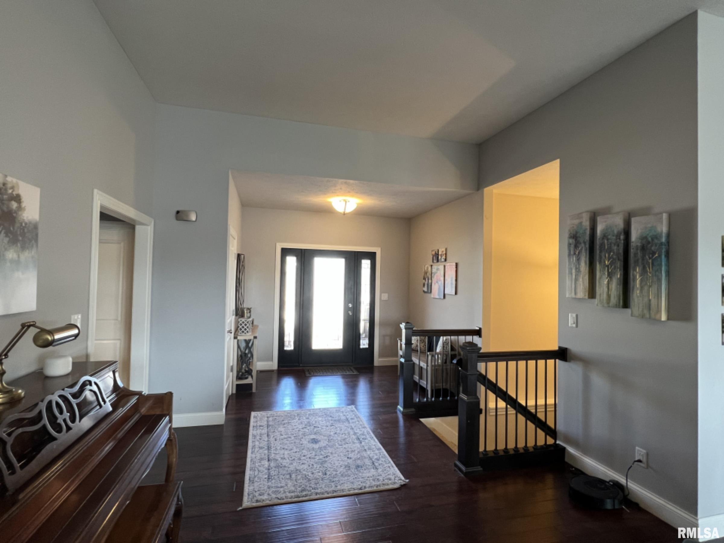 2808 Castlerock Ridge Springfield, IL 62711 - Photo 3 of 35