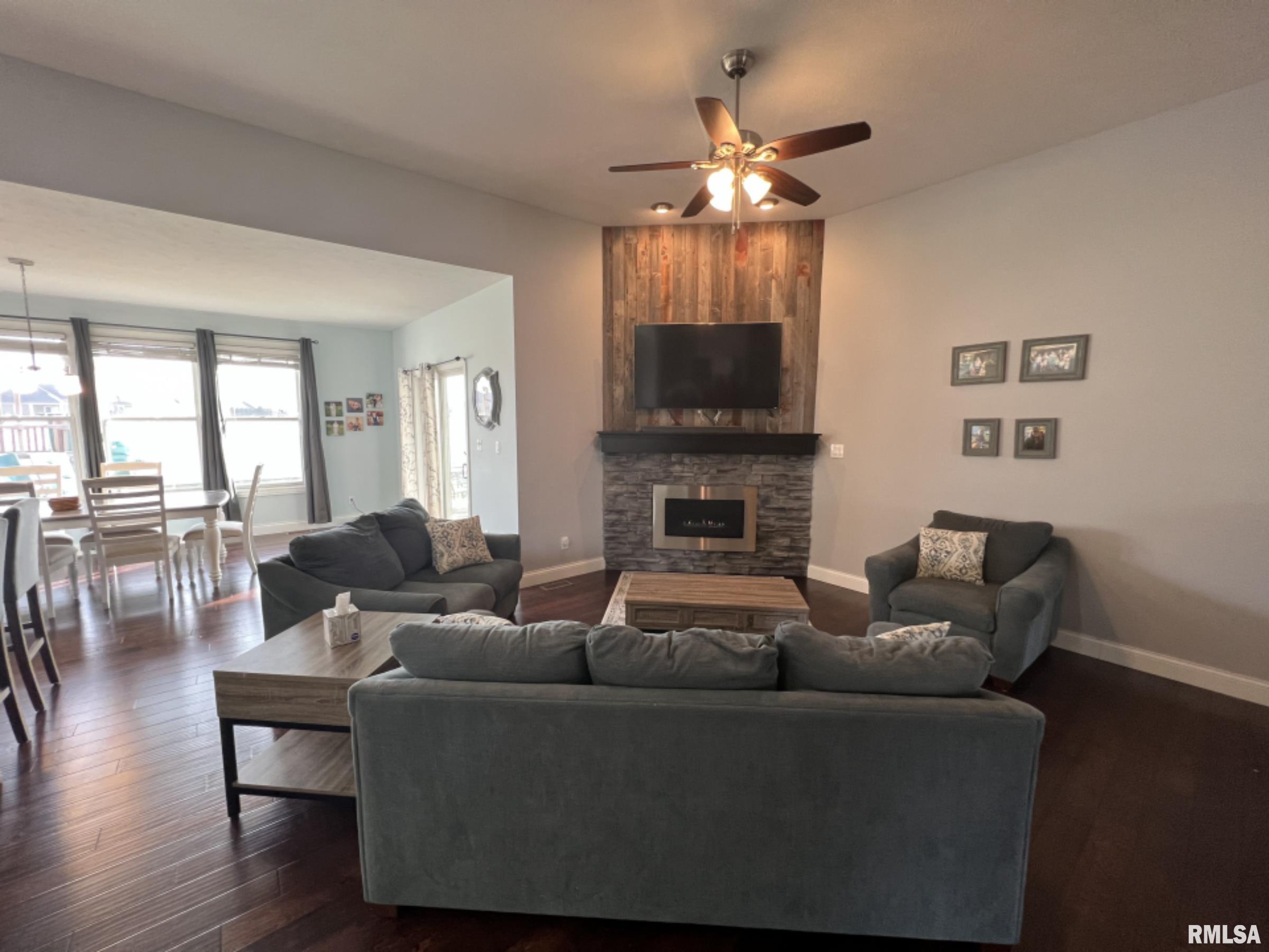 2808 Castlerock Ridge Springfield, IL 62711 - Photo 6 of 35