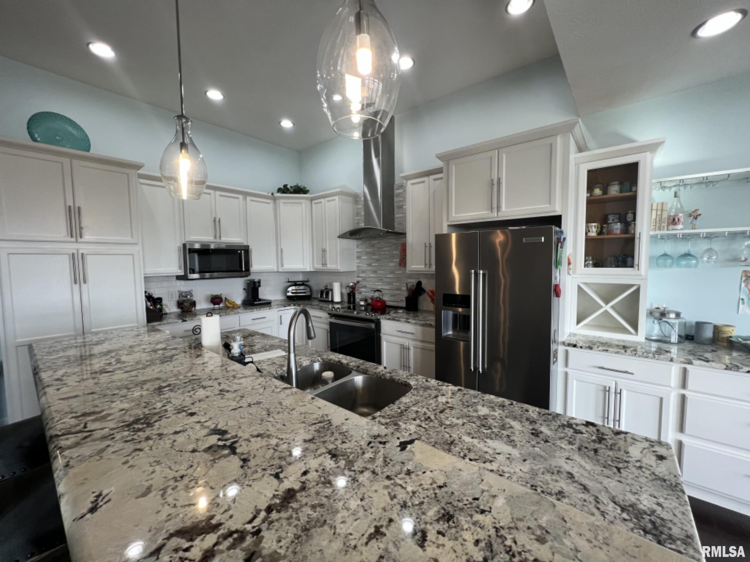 2808 Castlerock Ridge Springfield, IL 62711 - Photo 8 of 35