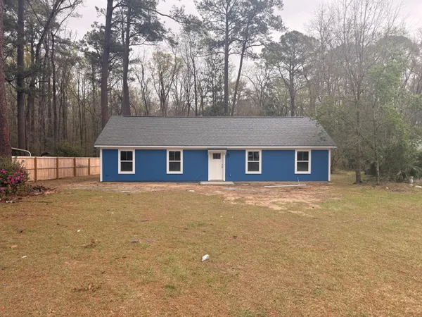 $2,200 | 207 Woodlawn Street, Walterboro, SC 29488