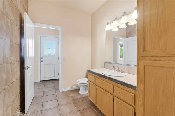 $1,070,000 | 7091 Coriander Drive, Oak Hills, CA 92344