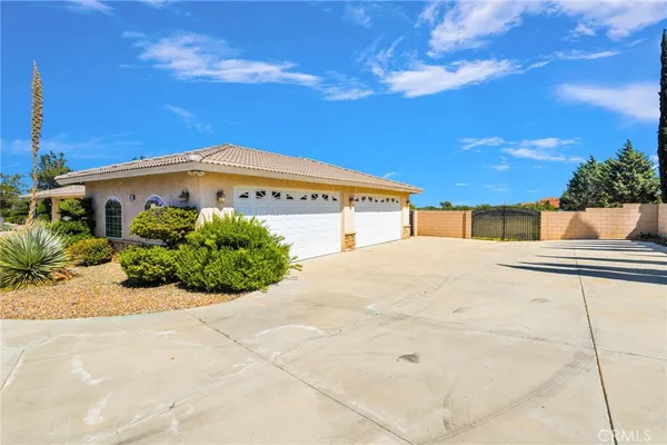 $1,070,000 | 7091 Coriander Drive, Oak Hills, CA 92344