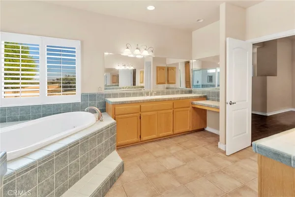 $1,070,000 | 7091 Coriander Drive, Oak Hills, CA 92344