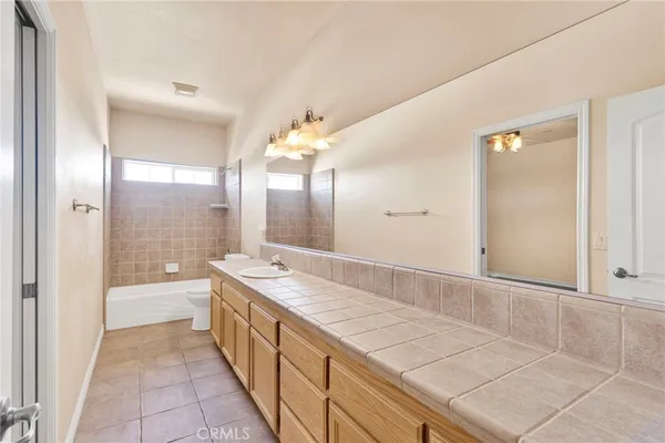 $1,070,000 | 7091 Coriander Drive, Oak Hills, CA 92344