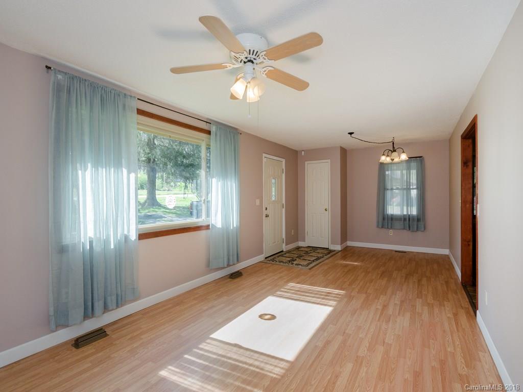 886 Middlefork Road Brevard, NC 28712 - Photo 4 of 18 Gallery Image 4