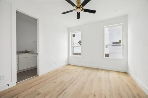 $575,000 | 1034 West 17th Street, Unit D, Houston, TX 77008