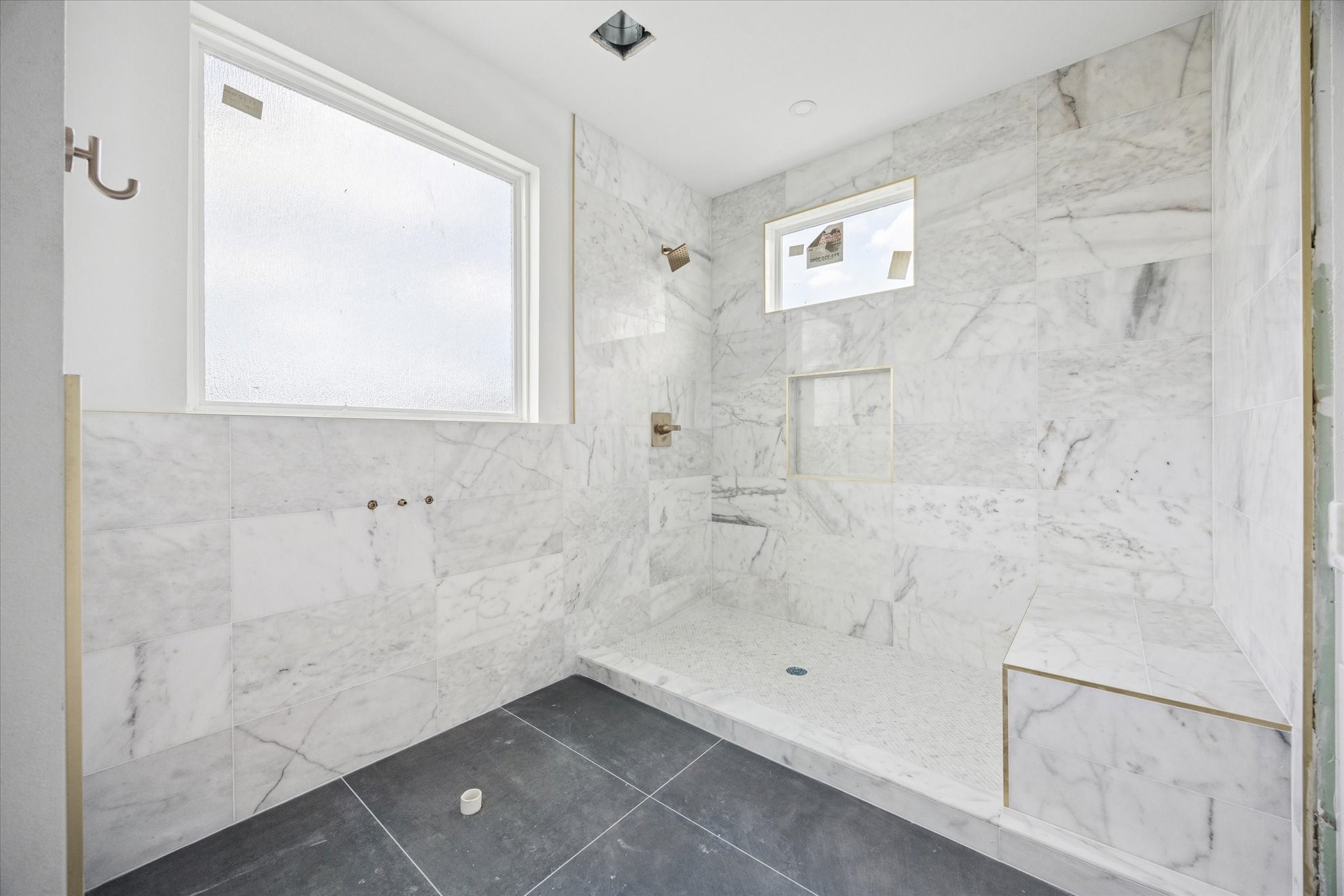 1034 West 17th Street, Unit D Houston, TX 77008 - Photo 8 of 27 View of the primary bath as of February 12, 2026.