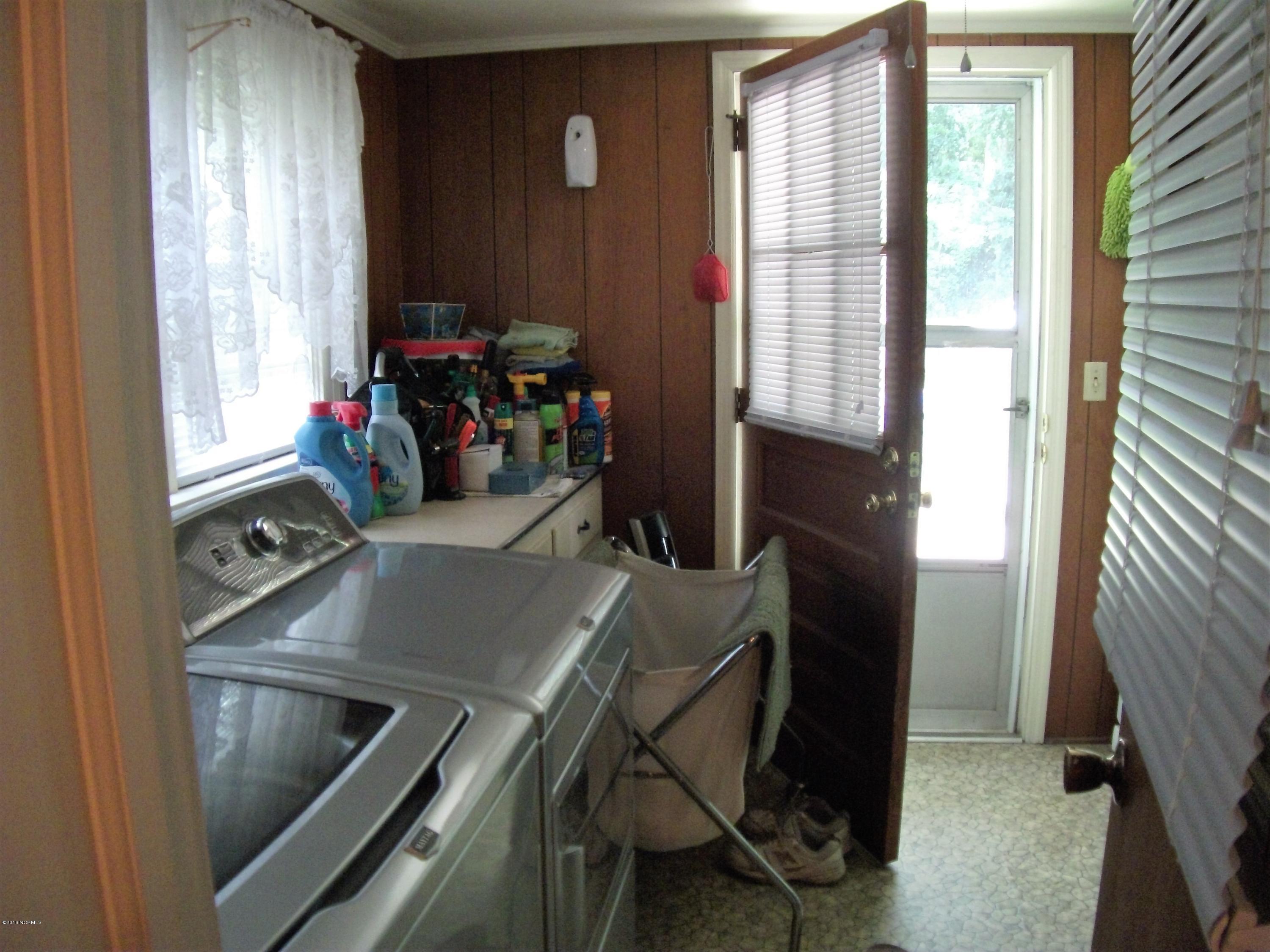 113 Warsaw Road Clinton, NC 28328 - Photo 16 of 20 DSCF5287