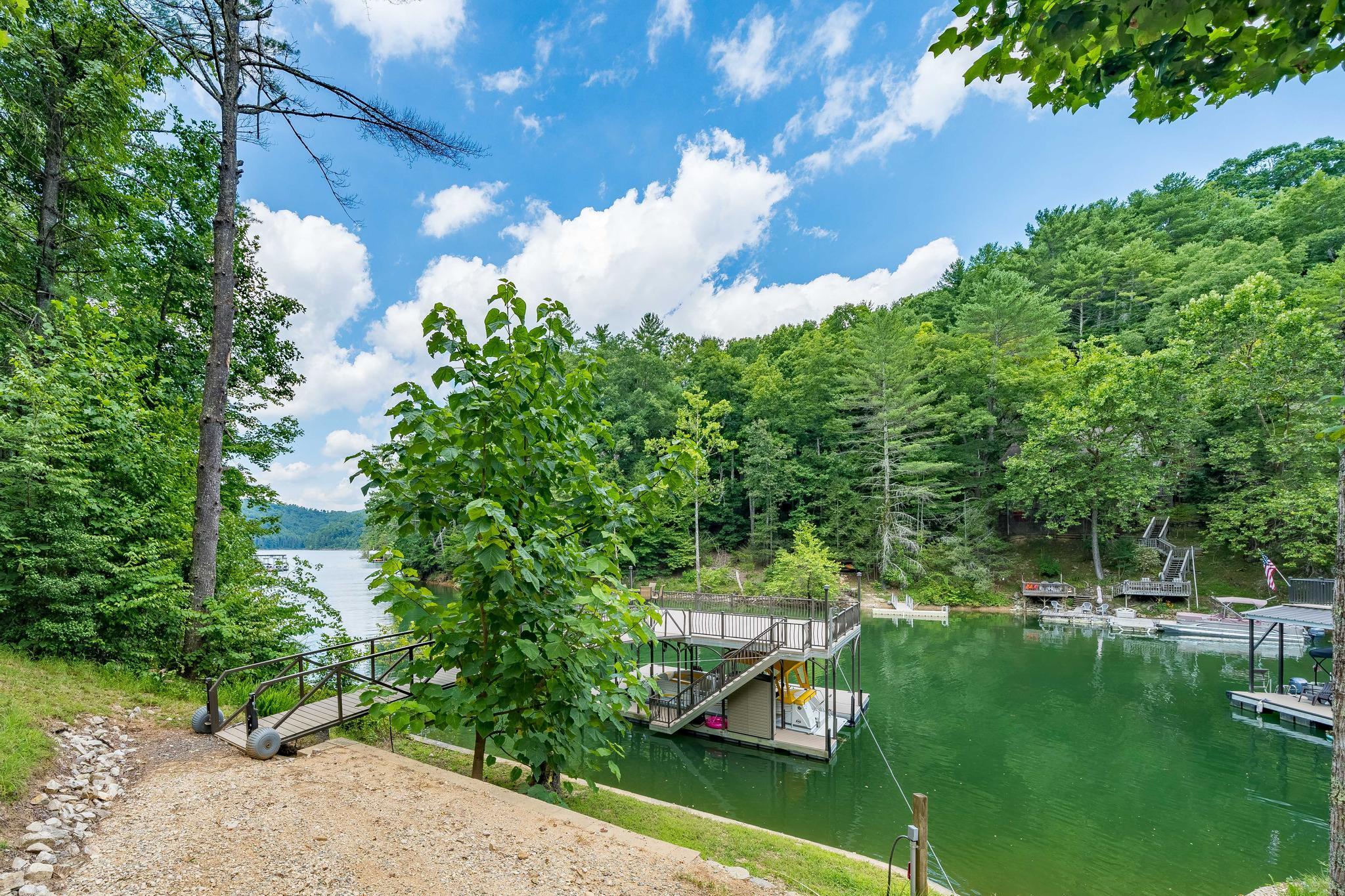 102 Oak Point Place Butler, TN 37640 - Photo 20 of 69 102 Oak Point Place (20 of 69)