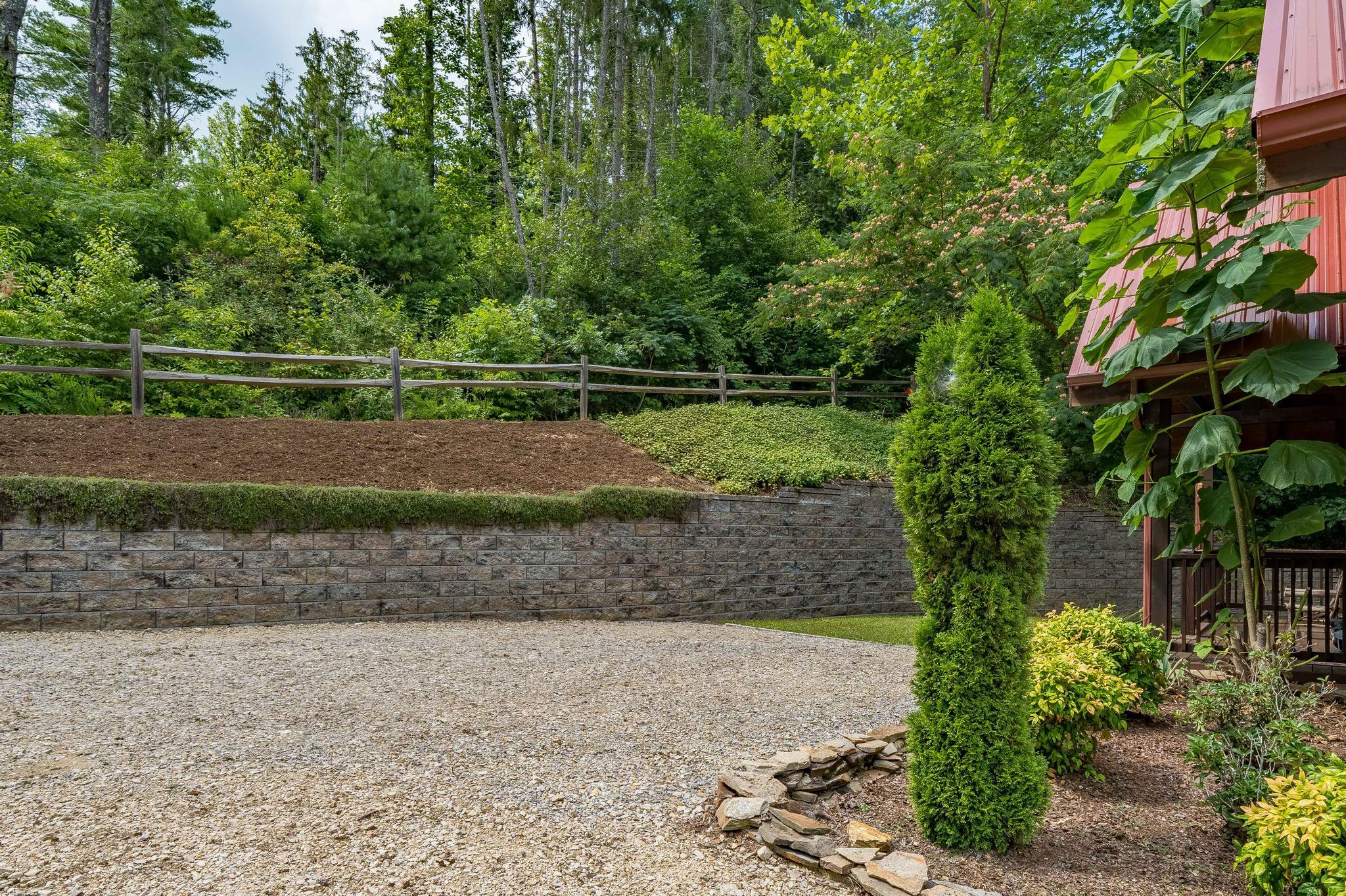 102 Oak Point Place Butler, TN 37640 - Photo 6 of 69 102 Oak Point Place (5 of 69)
