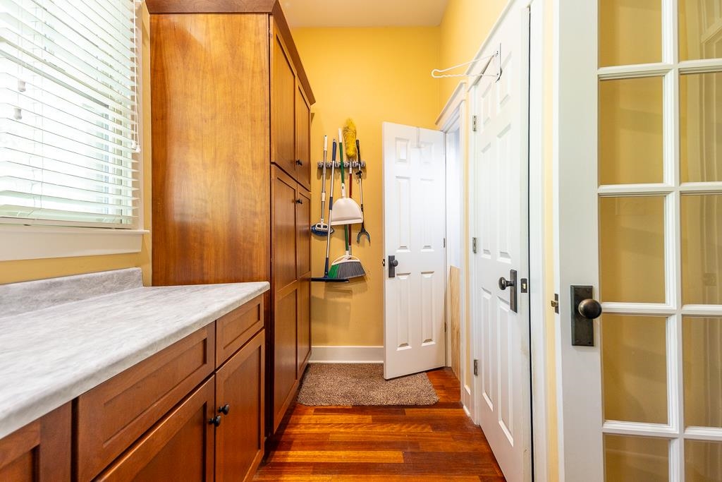 9382 Riveredge Drive Memphis, TN 38018 - Photo 36 of 40 This is area of "Dumb Waiter" from garage level. Easy movement for packages and groceries from garage level.