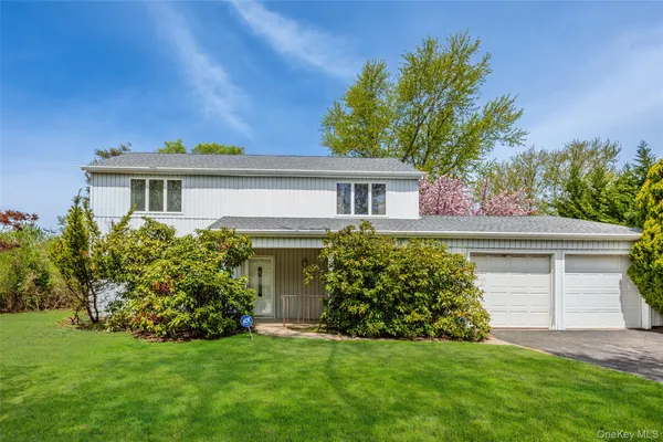 $715,000 | 31 Marwood Place, Stony Brook, NY 11790
