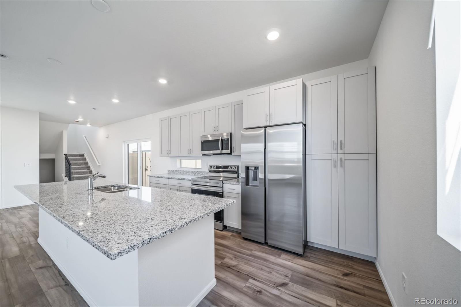 3915 North Rome Street Aurora, CO 80019 - Photo 4 of 34