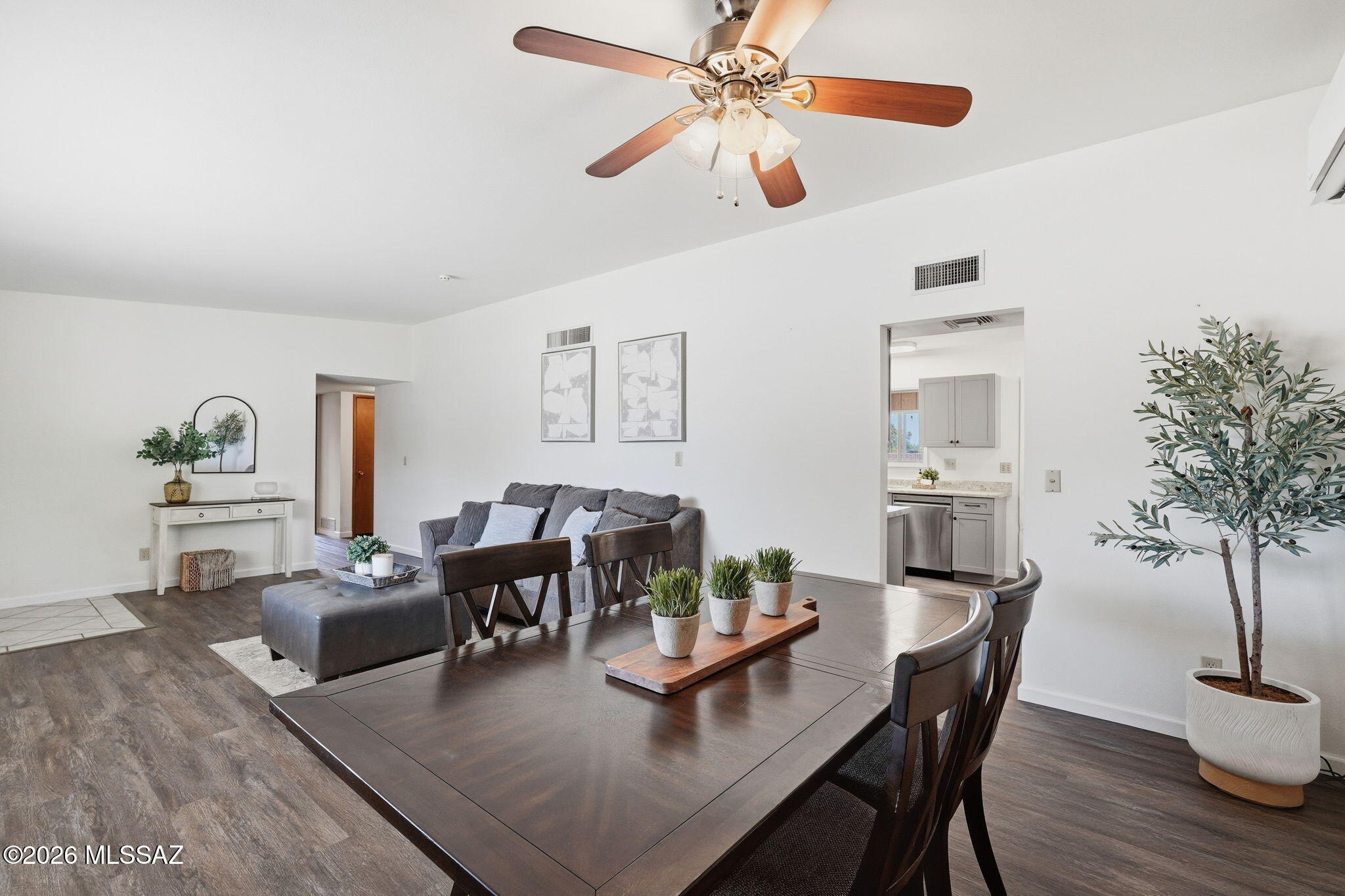 8812 East Mcclellan Street Tucson, AZ 85710 - Photo 11 of 42 Dining/Living Room