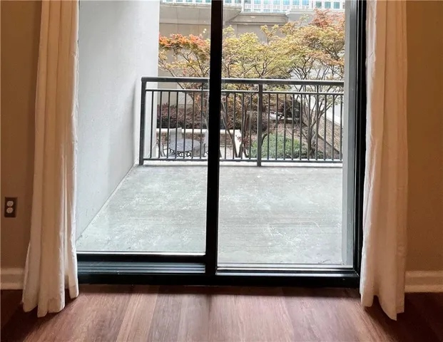 $1,990 | 3040 Peachtree Road Northwest, Unit 301, Atlanta, GA 30305