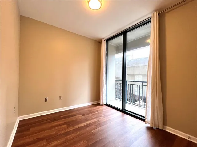 $1,990 | 3040 Peachtree Road Northwest, Unit 301, Atlanta, GA 30305