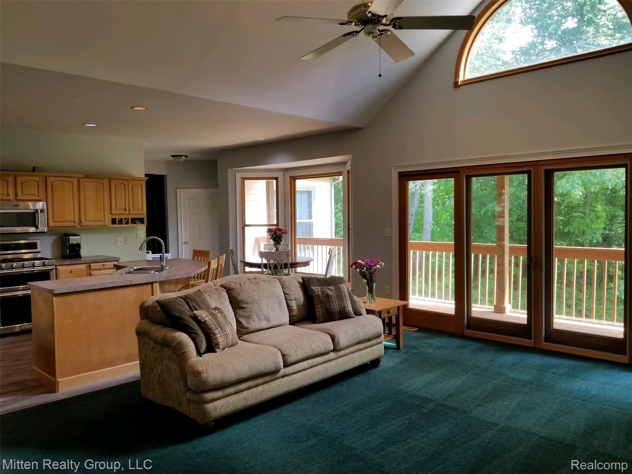 12933 East Austin Road Manchester, MI 48158 - Photo 4 of 13 House 5.jpg