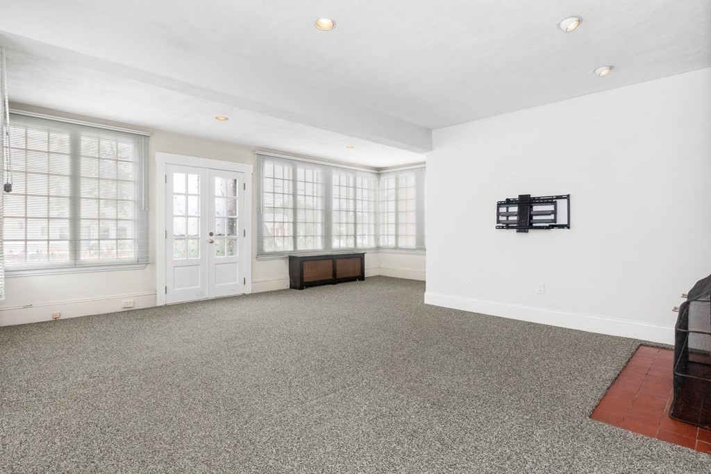 21 Nelson Road Peabody, MA 01960 - Photo 6 of 28 Gallery Image 6