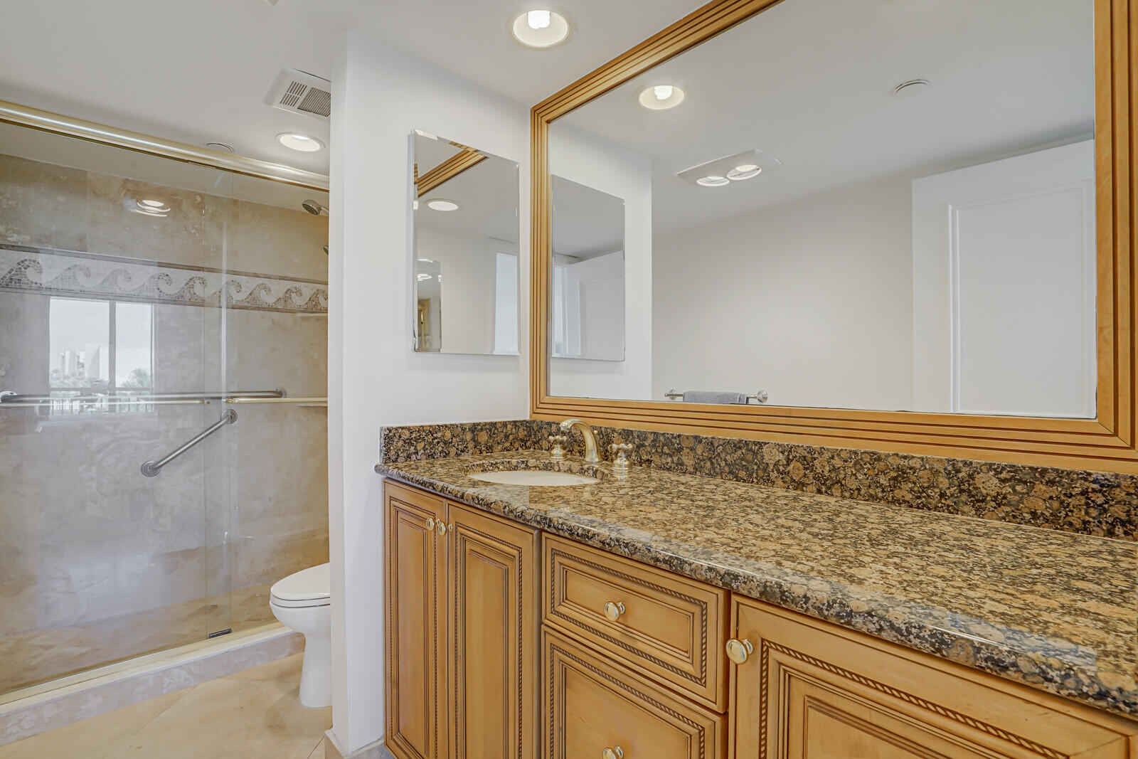 2727 North Ocean Boulevard, Unit 2020 Boca Raton, FL 33431 - Photo 15 of 52 05_DSC03440_mls
