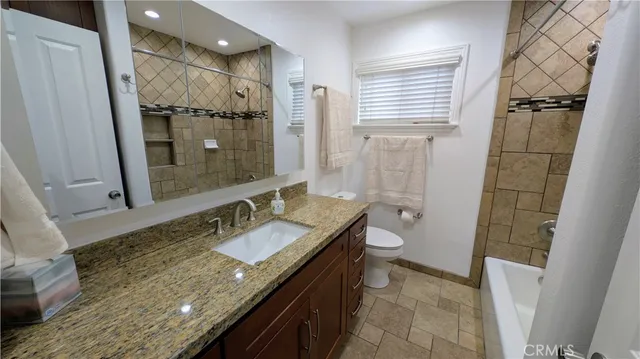 $989,900 | 19044 Grayland Avenue, Artesia, CA 90701