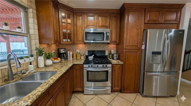 $989,900 | 19044 Grayland Avenue, Artesia, CA 90701