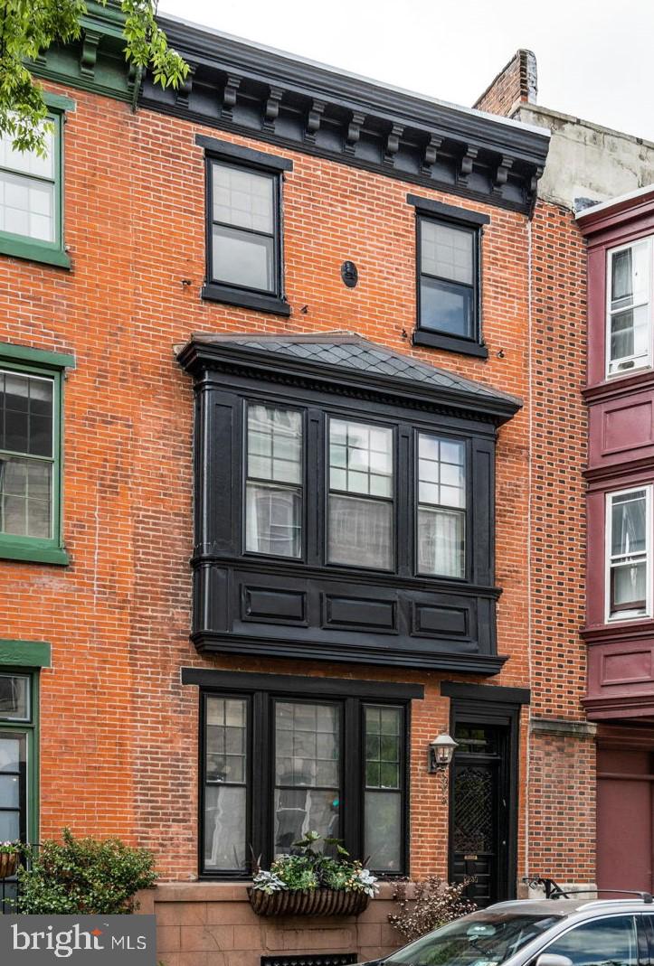 2230 Locust Street Philadelphia, PA 19103 - Photo 2 of 43 Gallery Image 2