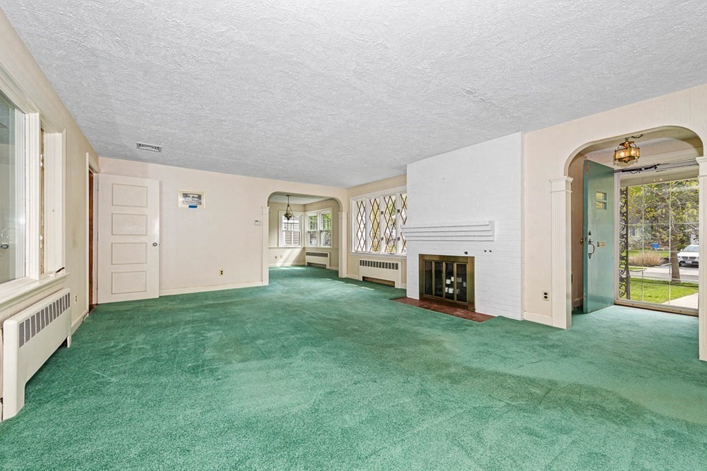 28 Maple Road Melrose, MA 02176 - Photo 4 of 26 Gallery Image 4