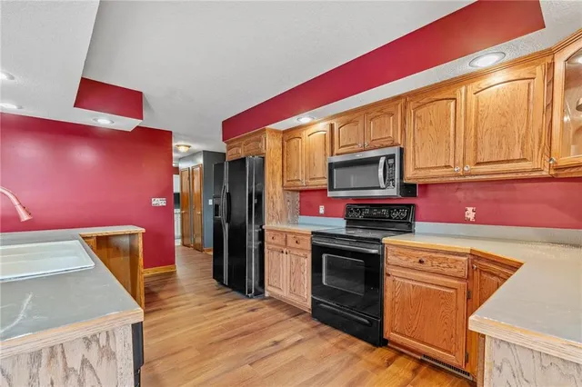 $599,900 | 8747 Southpoint Drive, Richmond, MO 64085