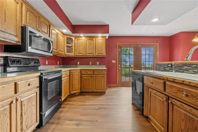 $599,900 | 8747 Southpoint Drive, Richmond, MO 64085