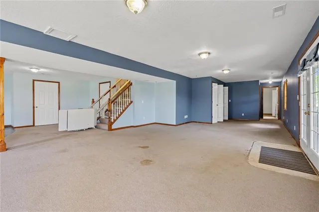 $599,900 | 8747 Southpoint Drive, Richmond, MO 64085