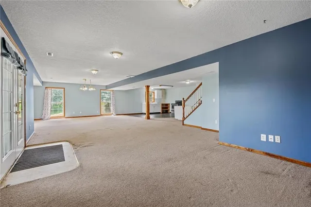 $599,900 | 8747 Southpoint Drive, Richmond, MO 64085