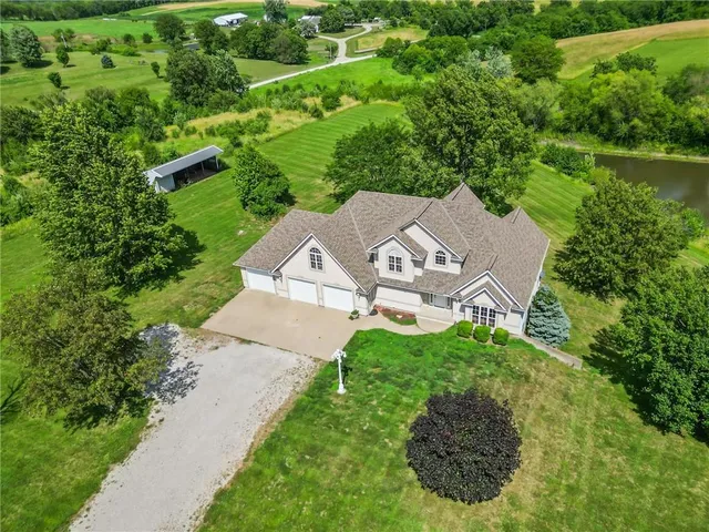 $599,900 | 8747 Southpoint Drive, Richmond, MO 64085